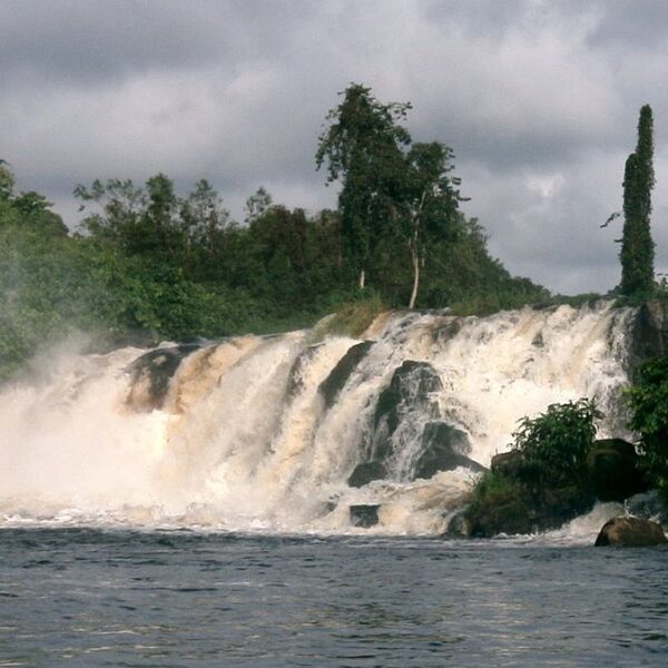 LES CHUTES DE LA LOBÉ